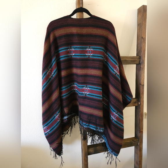 Aztec Blanket Shawl - Picture 4 of 4